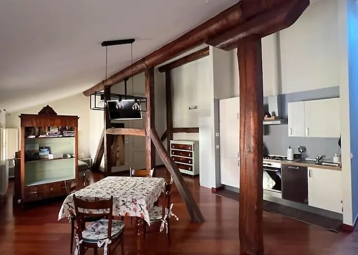 Sm51 Strada Maggiore 51 *