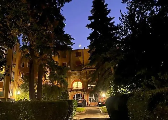 Sm51 Strada Maggiore 51 * بولونيا