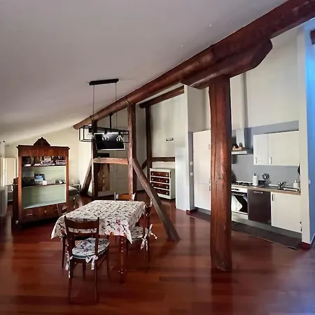 Sm51 Strada Maggiore 51 *